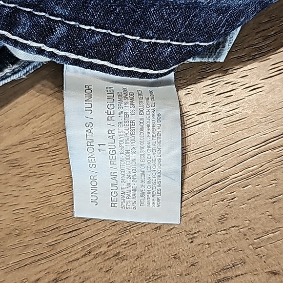 Lei Ashley Lowrise Denim Shorts Size 11 - Picture 7 of 13